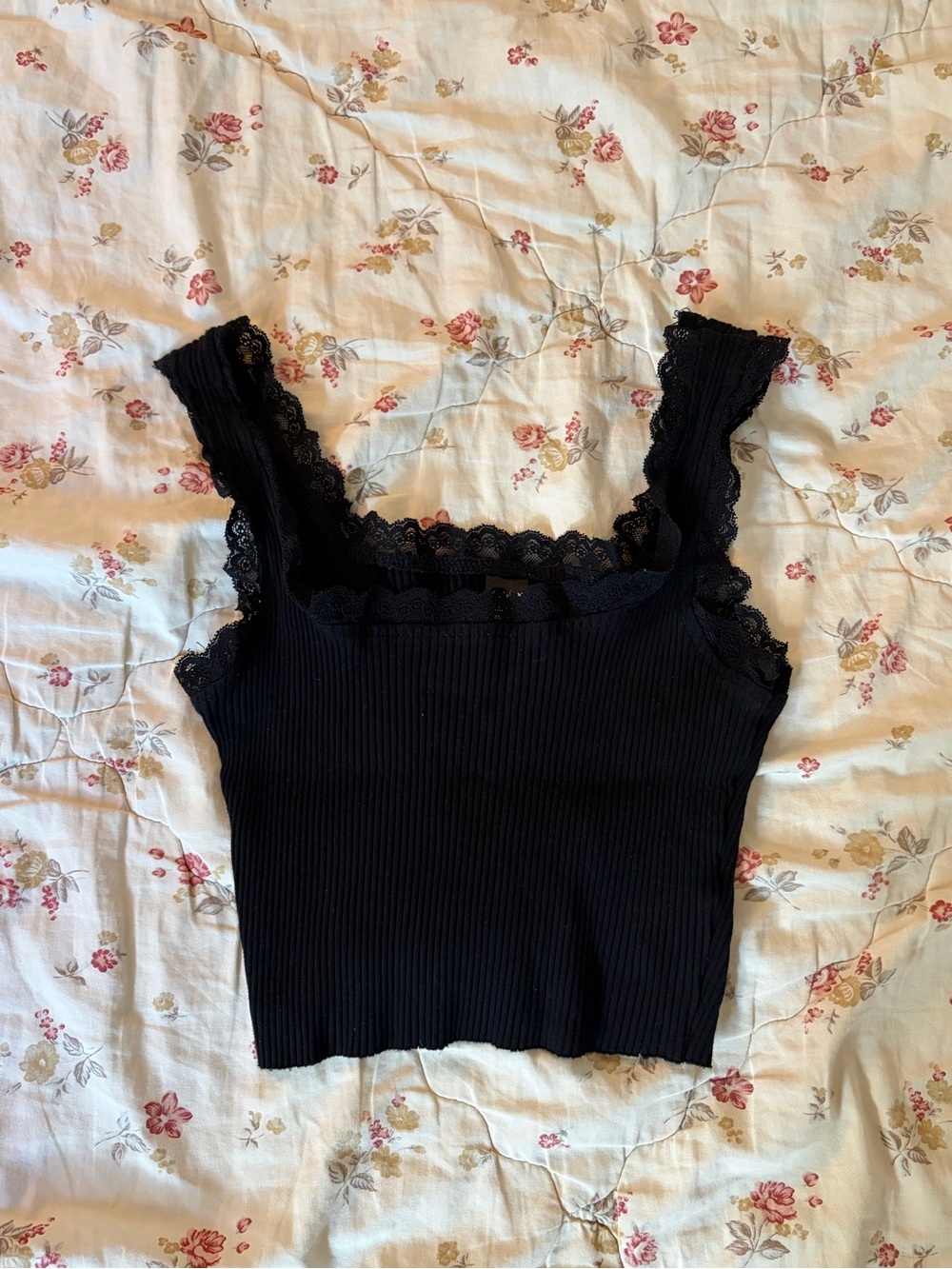 Lace-Trim Cropped Black Tank Top - Women
